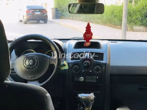 رينو ميجان 2005 فضي مستعملة للبيع - 4