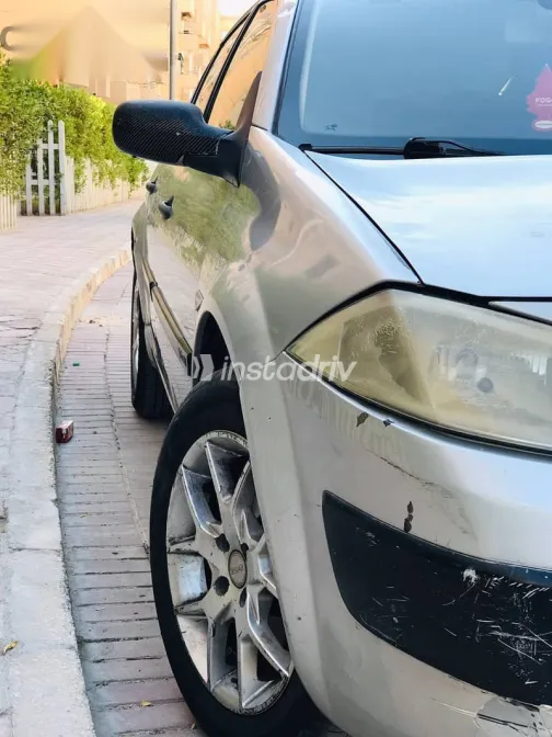 رينو ميجان 2005 فضي مستعملة للبيع - 10