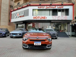 سيتروين C4 2022 برتقالي مستعملة للبيع