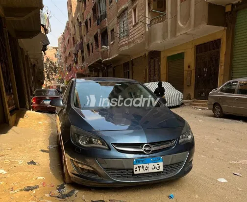 اوبل أسترا 2016 أبيض مستعملة للبيع - 1