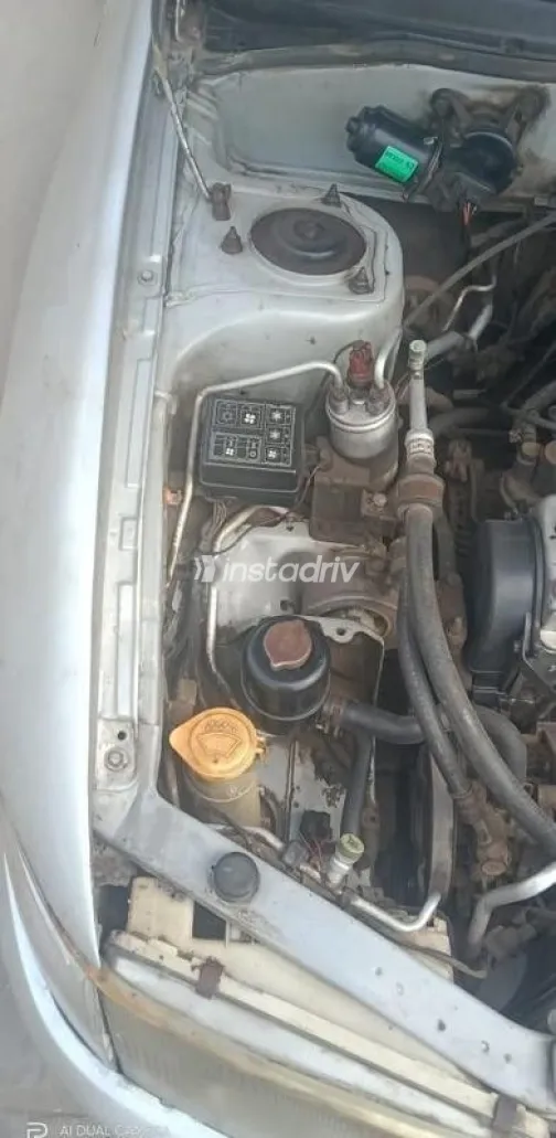 ميتسوبيشي لانسر 2000 فضي مستعملة للبيع - 4