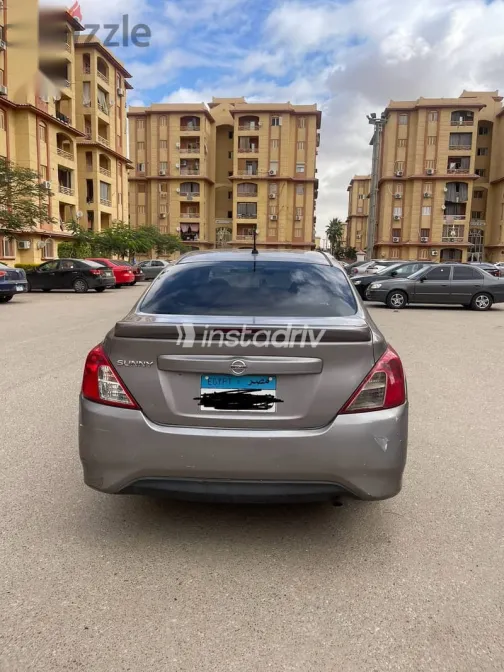 نيسان صنى 2019 رمادي مستعملة للبيع - 4