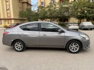 نيسان صنى 2019 رمادي مستعملة للبيع