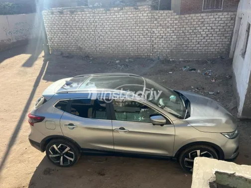 نيسان قشقاي 2019 أبيض مستعملة للبيع - 1