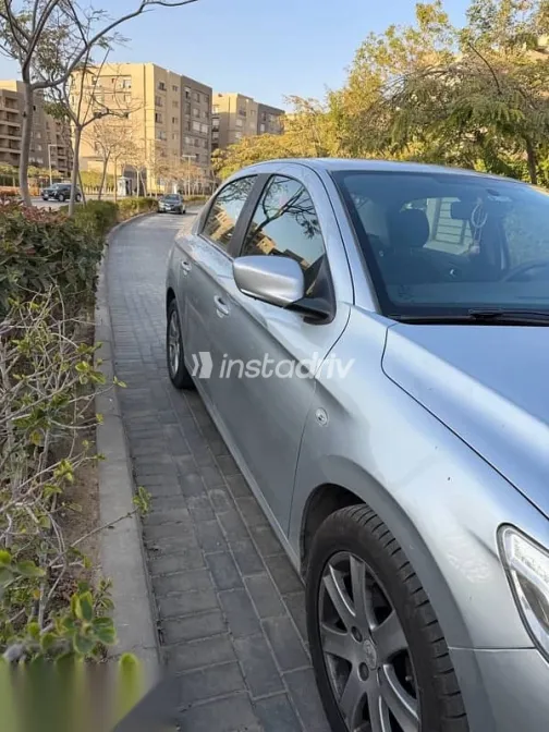 Peugeot 301 2016 Silver Used for Sale - 2