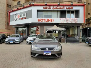 سيات ليون 2017 رمادي مستعملة للبيع