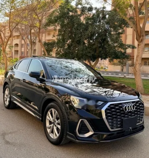 Audi Q3 2021 Black Used for Sale - 1