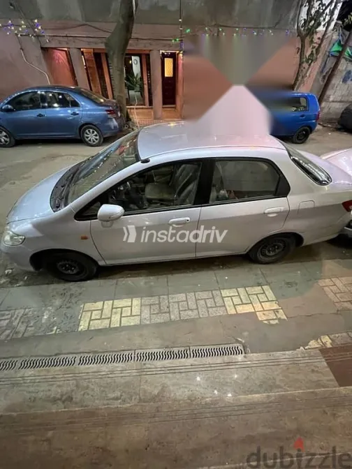 هوندا سيتى 2005 فضي مستعملة للبيع - 1