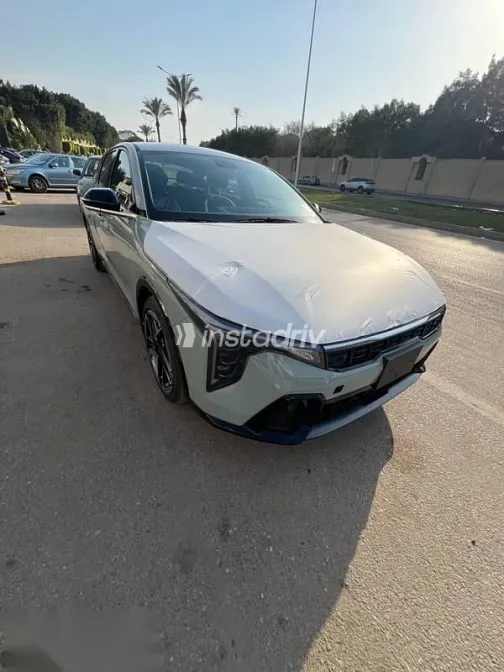 كيا كي 4 2026 أبيض جديدة للبيع - 5