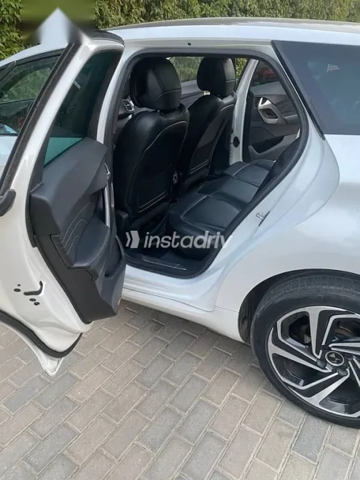 سيتروين Ds5 2018 أبيض مستعملة للبيع - 5