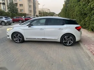 سيتروين Ds5 2018 أبيض مستعملة للبيع