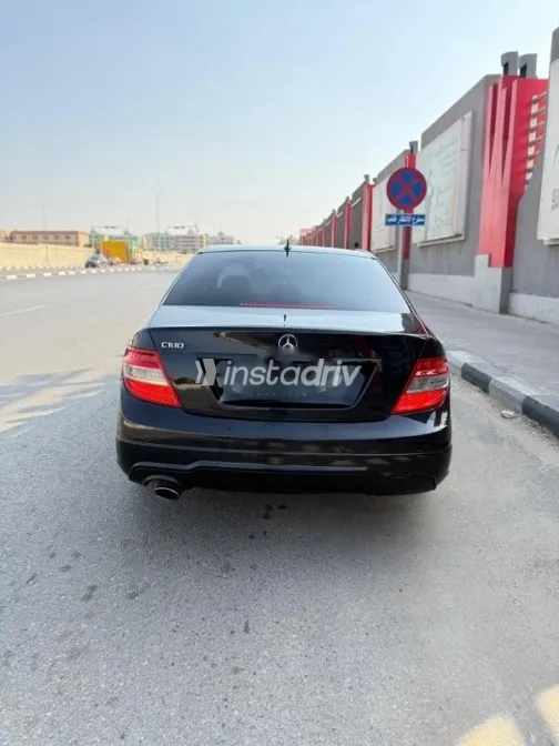 مرسيدس C 180 2010 أسود مستعملة للبيع - 4