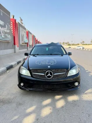 مرسيدس C 180 2010 أسود مستعملة للبيع