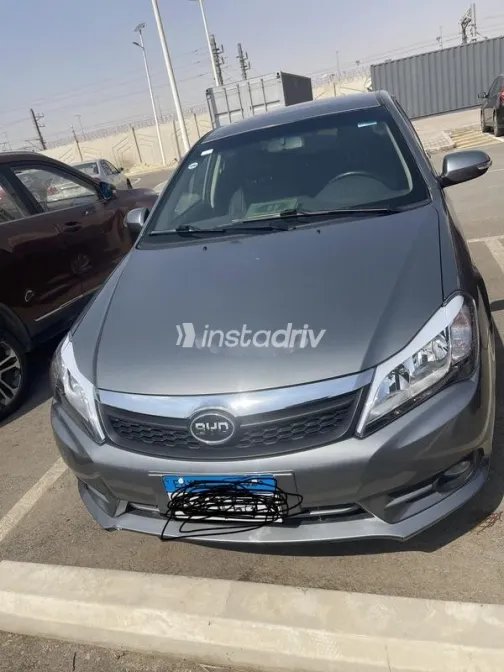 بى واى دى‬ F3 2025 أبيض مستعملة للبيع - 1