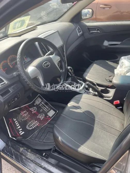 بى واى دى‬ F3 2025 أبيض مستعملة للبيع - 3