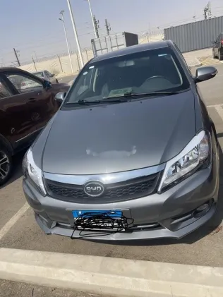 بى واى دى‬ F3 2025 أبيض مستعملة للبيع