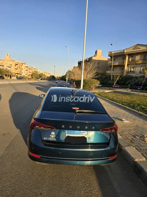 سكودا اوكتافيا A8 2021 أبيض مستعملة للبيع - 2