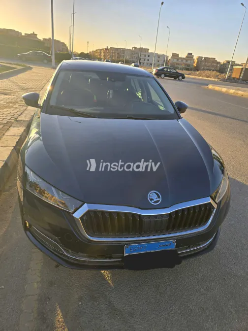 سكودا اوكتافيا A8 2021 أبيض مستعملة للبيع - 6