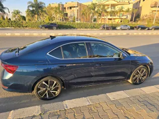 سكودا اوكتافيا A8 2021 أبيض مستعملة للبيع