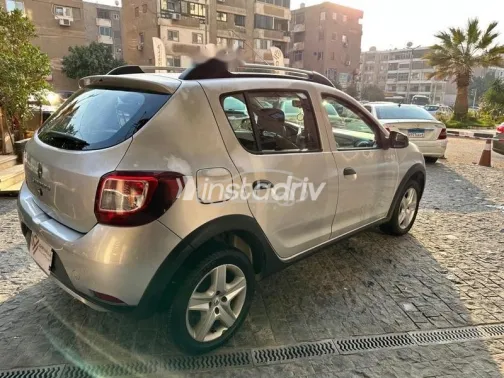 رينو سانديرو  ( ستيب  واى ) 2017 فضي مستعملة للبيع - 2