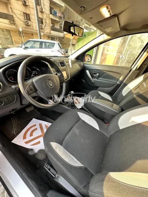 رينو سانديرو  ( ستيب  واى ) 2017 فضي مستعملة للبيع - 5