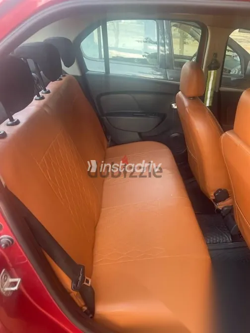 Renault Logan 2016 Red Used for Sale - 3