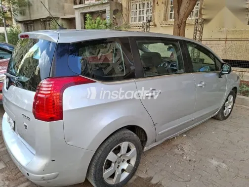 Peugeot 5008 2011 Silver Used for Sale - 1