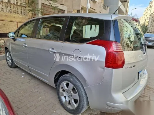 Peugeot 5008 2011 Silver Used for Sale - 2