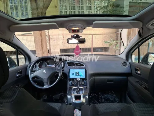 Peugeot 5008 2011 Silver Used for Sale - 5