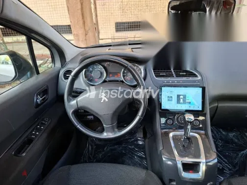 Peugeot 5008 2011 Silver Used for Sale - 6