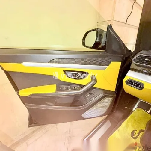 Lamborghini Urus 2022 Black Used for Sale - 5