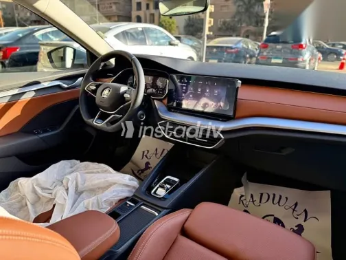 سكودا اوكتافيا 2025 فضي جديدة للبيع - 5