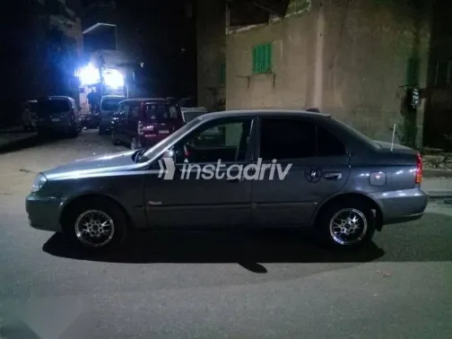 هيونداي فيرنا 2017 رمادي مستعملة للبيع - 2