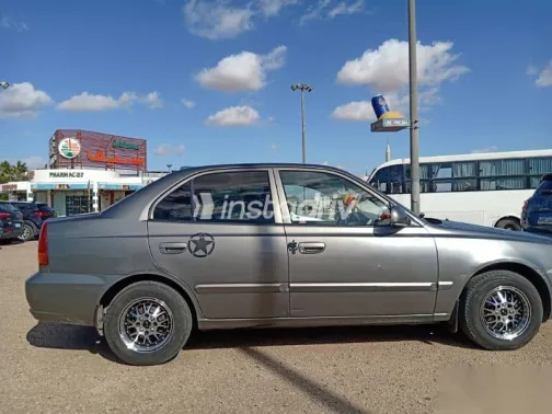 هيونداي فيرنا 2017 رمادي مستعملة للبيع - 8