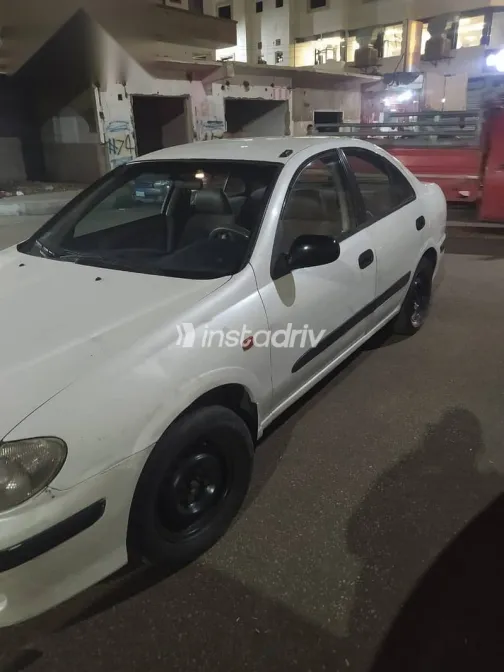 Nissan Sunny 2001 White Used for Sale - 2