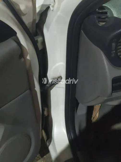 Nissan Sunny 2001 White Used for Sale - 5