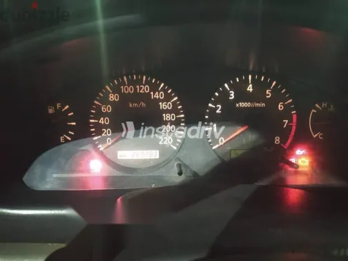 Nissan Sunny 2001 White Used for Sale - 9