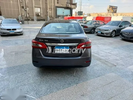 نيسان سنترا 2018 رمادي مستعملة للبيع - 4