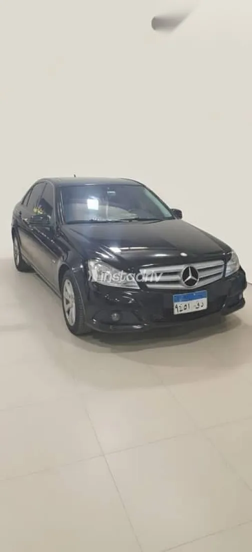 Mercedes C 180 2012 Black Used for Sale - 4
