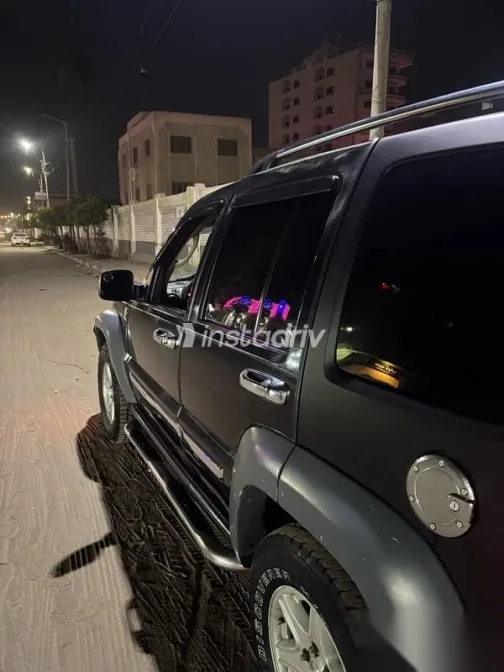 Jeep Liberty 2006 Black Used for Sale - 6