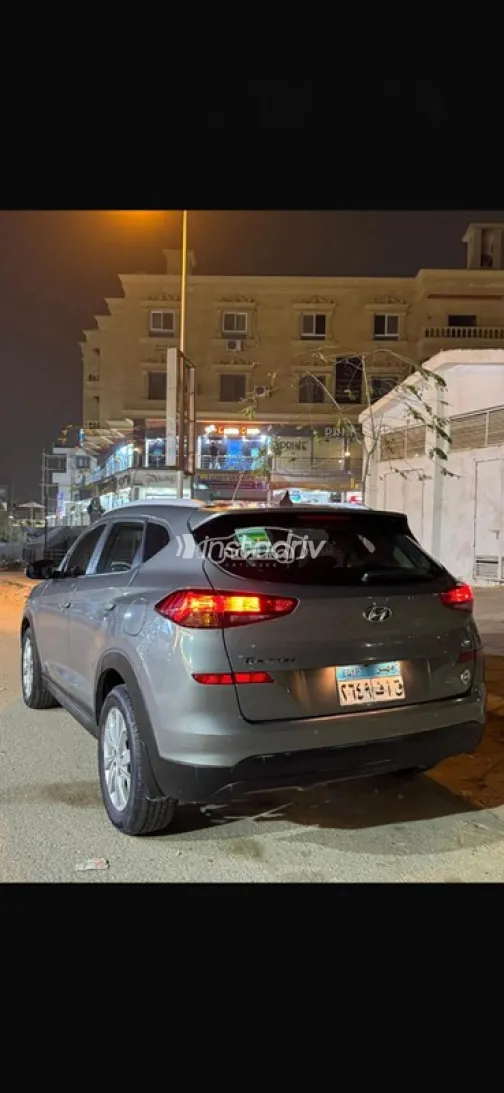 هيونداي توسان 2020 فضي مستعملة للبيع - 2