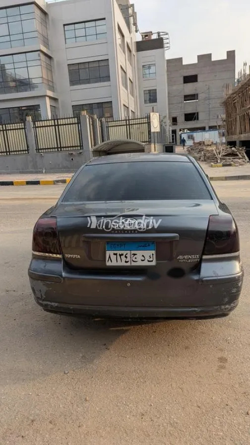 تويوتا أفنسيس 2007 رمادي مستعملة للبيع - 2