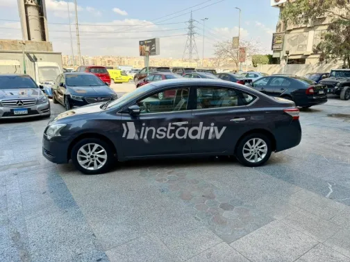 نيسان سنترا 2018 رمادي مستعملة للبيع - 3