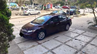 هوندا سيفك 2013 أحمر غامق مستعملة للبيع