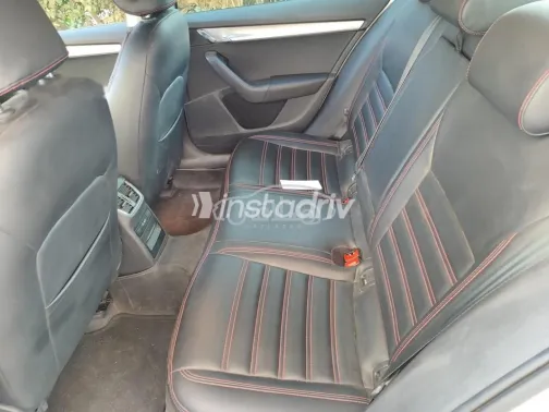 سكودا اوكتافيا A7 2020 فضي مستعملة للبيع - 4