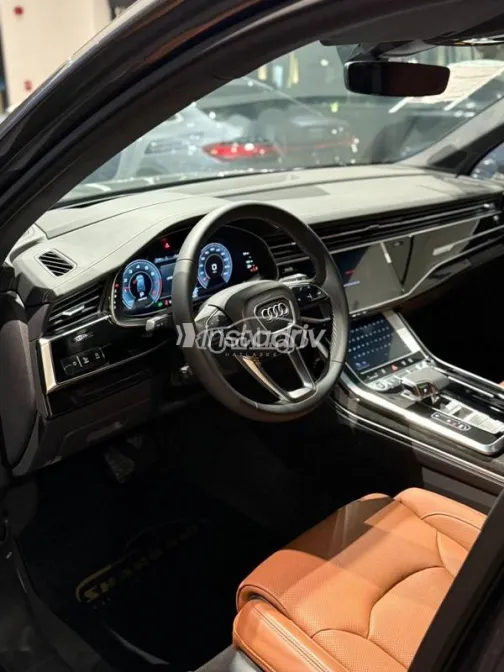 اودي Q7 2025 رمادي مستعملة للبيع - 4