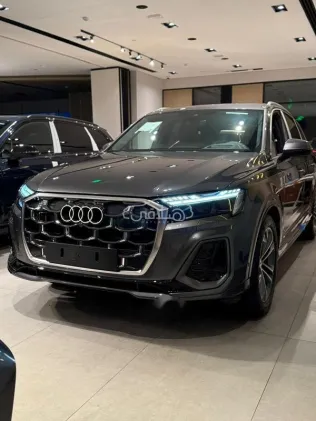 Audi Q7 2025 Gray Used for Sale