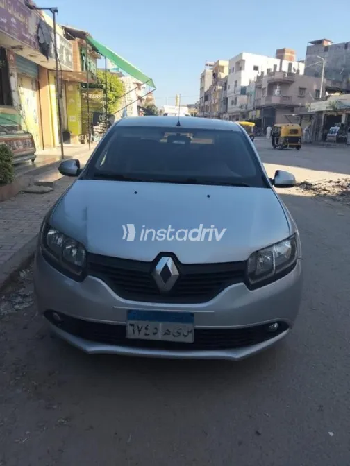 Renault Logan 2016 Silver Used for Sale - 1