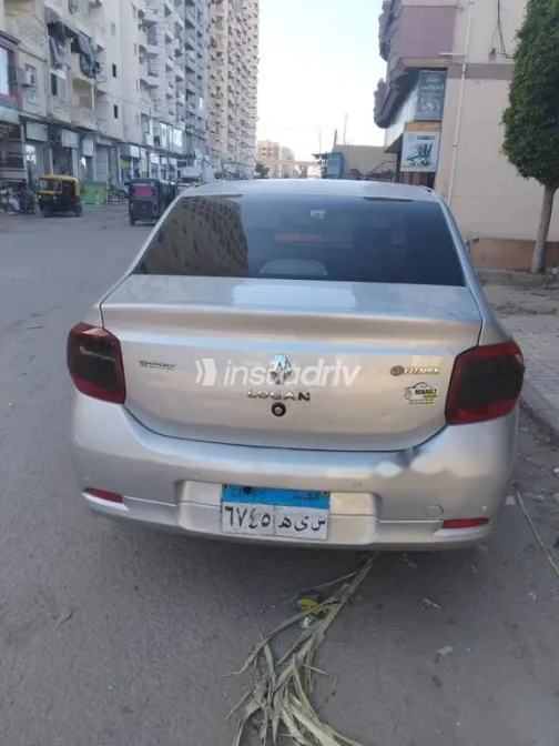 Renault Logan 2016 Silver Used for Sale - 2