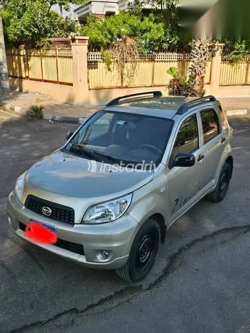 دايهاتسو تيريوس 2011 ذهبي مستعملة للبيع - 2